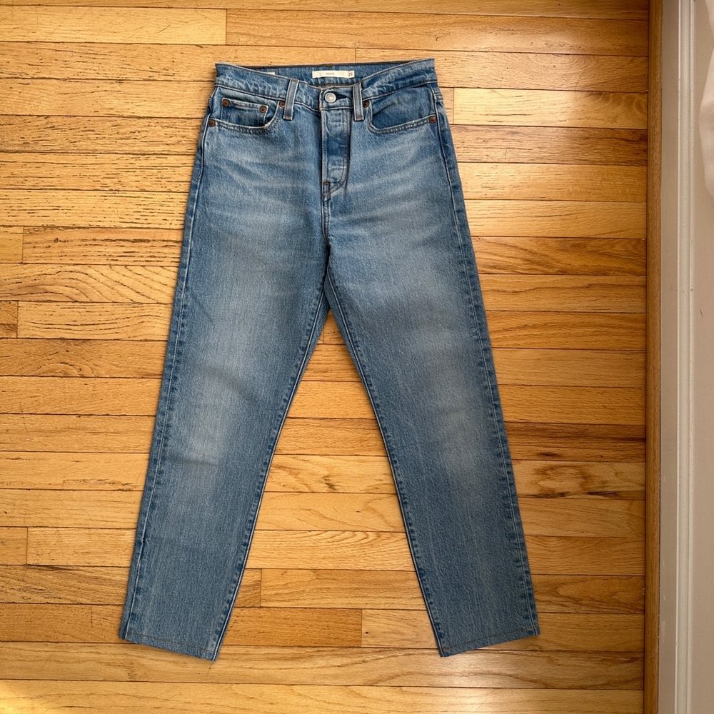 Levi’s Wedgie Icon Fit Ankle Jeans